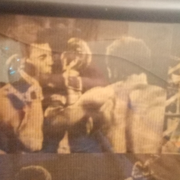 11 x 13  framed clippings Fight in Jungle Mohommad Ali & George Forema - Picture 6 of 6